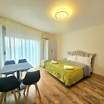 Dea's Apartament Golem (Tirana)