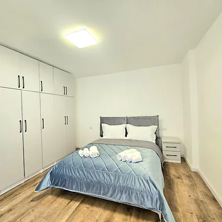 Dea's Golem (Tirana)